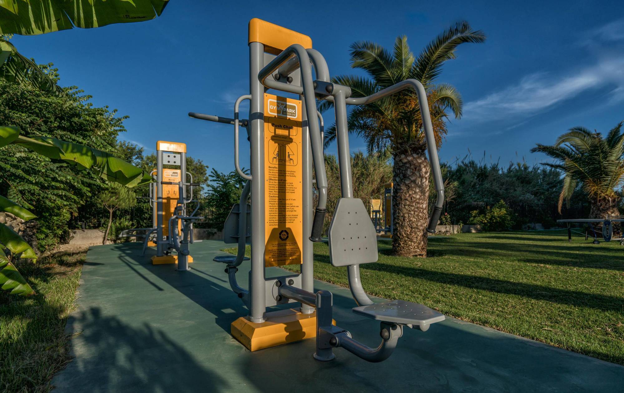 Park Hotel & Spa Τσιλιβί Εξωτερικό φωτογραφία